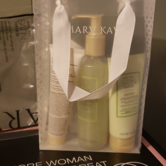 Satin hands pampering kit white tea and citrus - Picture 2 of 2